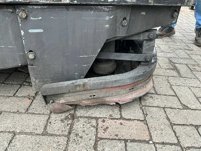 Nilfisk cr 1700 zelfrijdende schrob / veegmachine - afbeelding 17 van  28