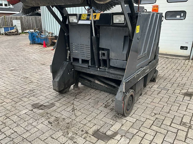 Nilfisk cr 1700 zelfrijdende schrob / veegmachine - afbeelding 19 van  28
