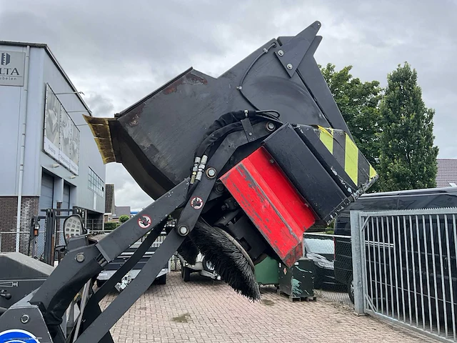 Nilfisk cr 1700 zelfrijdende schrob / veegmachine - afbeelding 20 van  28