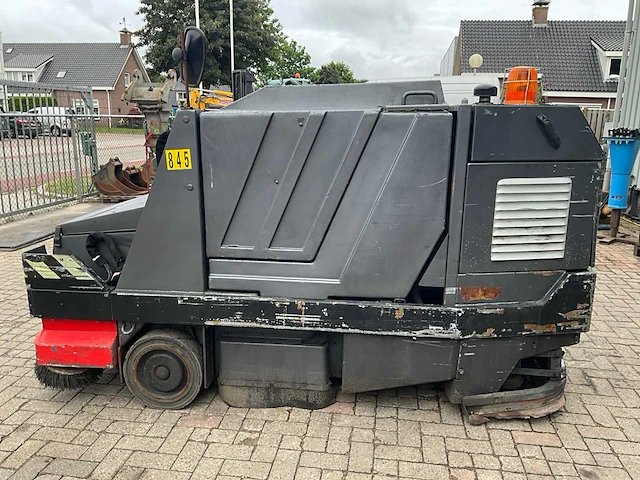 Nilfisk cr 1700 zelfrijdende schrob / veegmachine - afbeelding 28 van  28