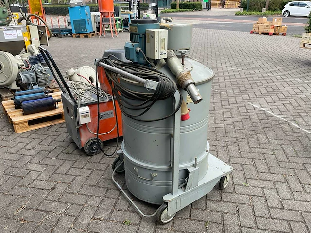 Nilfisk gb 733 industriële stofzuiger - afbeelding 5 van  5