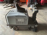 Nilfisk sr 1100 b zelfrijdende veegmachine - afbeelding 5 van  10