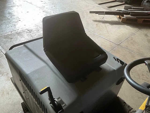 Nilfisk sr 1100 b zelfrijdende veegmachine - afbeelding 7 van  10