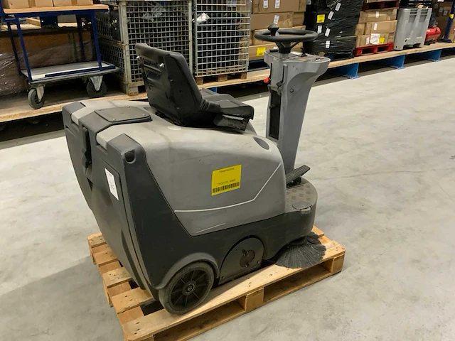 Nilfisk sr1000s b zelfrijdende veegmachine - afbeelding 10 van  15
