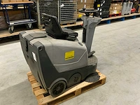 Nilfisk sr1000s b zelfrijdende veegmachine - afbeelding 10 van  15