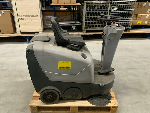 Nilfisk sr1000s b zelfrijdende veegmachine - afbeelding 11 van  15