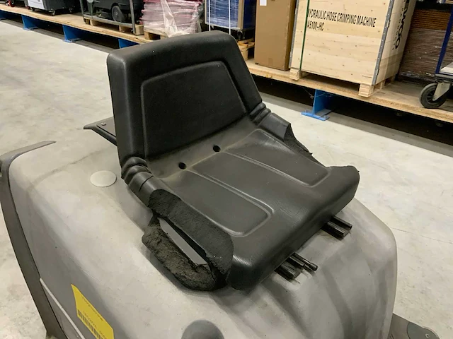 Nilfisk sr1000s b zelfrijdende veegmachine - afbeelding 13 van  15