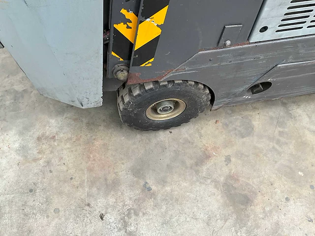 Nilfisk sr1400 veegmachine - afbeelding 9 van  11