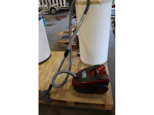 Nilfisk stofzuiger type action plus - afbeelding 1 van  6