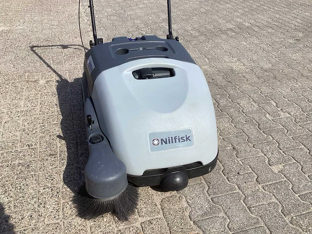 Nilfisk sw i 750 veegmachine - afbeelding 7 van  10