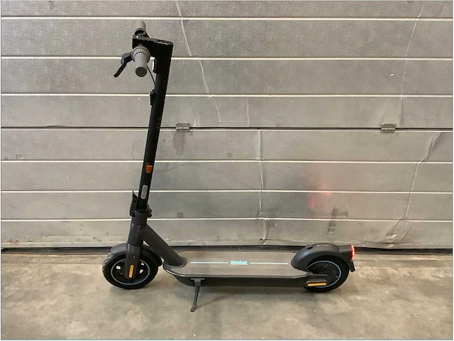 Ninebot - max g30d ii - elektrische step - afbeelding 2 van  8