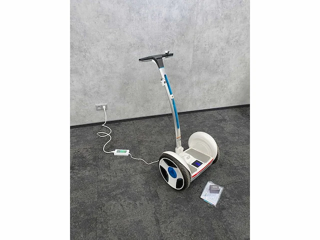 Ninebot - personal transportation robot - afbeelding 7 van  14