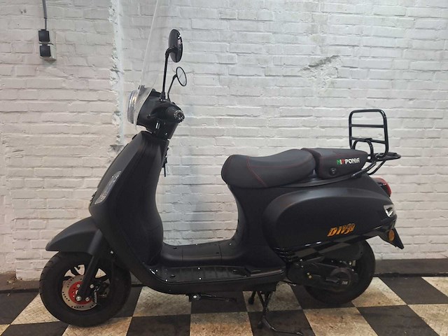Nipponia diva 25 km snorscooter 4takt - afbeelding 1 van  7