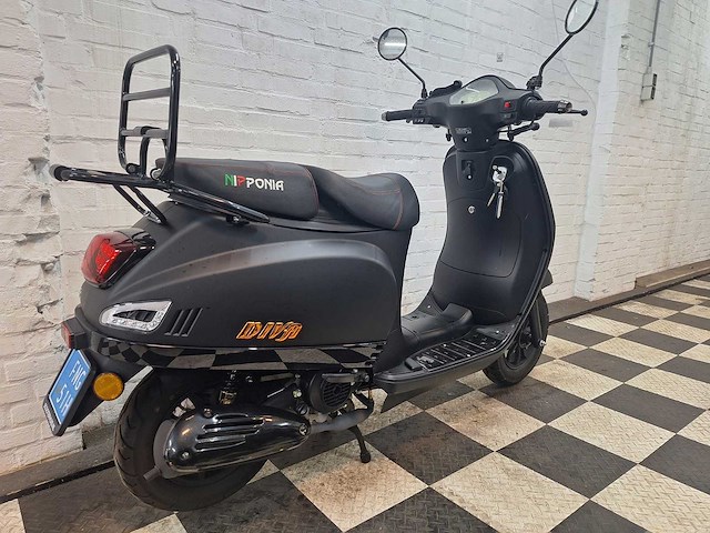 Nipponia diva 25 km snorscooter 4takt - afbeelding 5 van  7