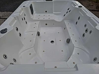 Nirwana 8 persoons jacuzzi en buitenspa - afbeelding 5 van  26
