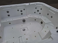 Nirwana 8 persoons jacuzzi en buitenspa - afbeelding 9 van  26