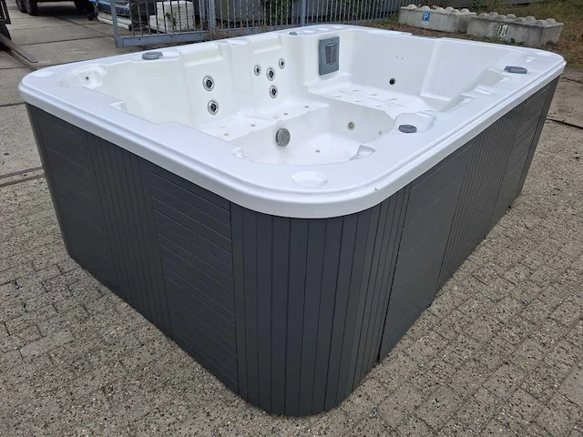 Nirwana 8 persoons jacuzzi en buitenspa - afbeelding 13 van  26