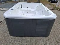 Nirwana 8 persoons jacuzzi en buitenspa - afbeelding 15 van  26