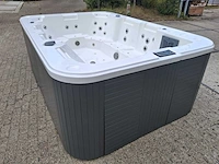 Nirwana 8 persoons jacuzzi en buitenspa - afbeelding 18 van  26