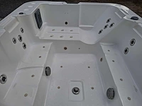 Nirwana 8 persoons jacuzzi en buitenspa - afbeelding 12 van  26