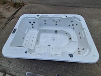 Nirwana 8 persoons jacuzzi en buitenspa - afbeelding 23 van  26