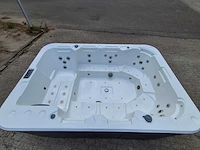 Nirwana 8 persoons jacuzzi en buitenspa - afbeelding 24 van  26