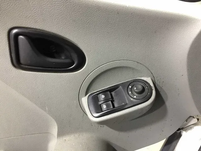 Nissan - 120.33 2.5dci koelwagen 358m - vf-291-x - afbeelding 4 van  23