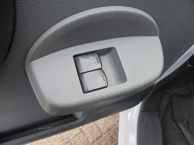 Nissan - 1.5 dci optima - vj-143-t - afbeelding 2 van  17