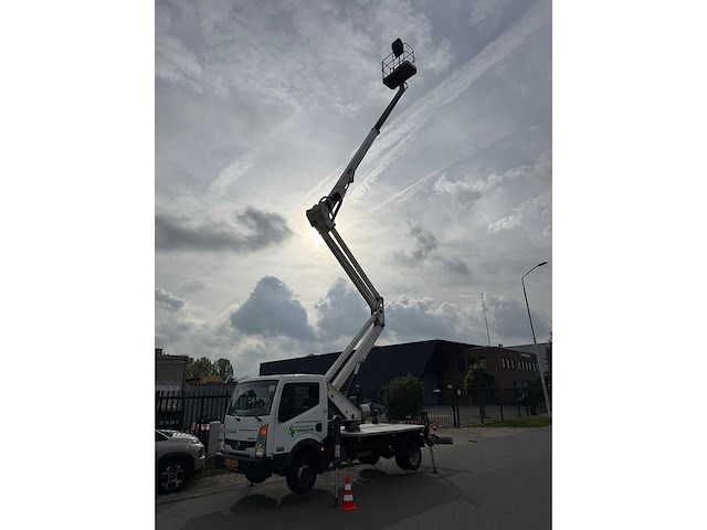 Nissan - cabstar e - 35.12 2.5 dci 340 - hoogwerker bedrijfswagen - afbeelding 2 van  37