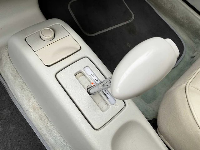 Nissan - figaro (1991) - afbeelding 17 van  45