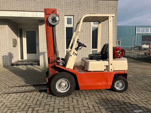 Nissan - pf20 a20 u - vorkheftruck - afbeelding 1 van  9