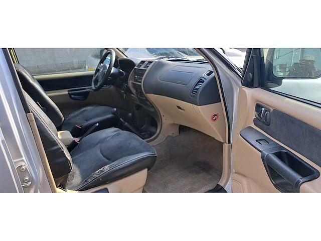 Nissan - terrano ll - 3.0 di luxury sr-b - 01-bt-ft - bedrijfswagen - afbeelding 9 van  11