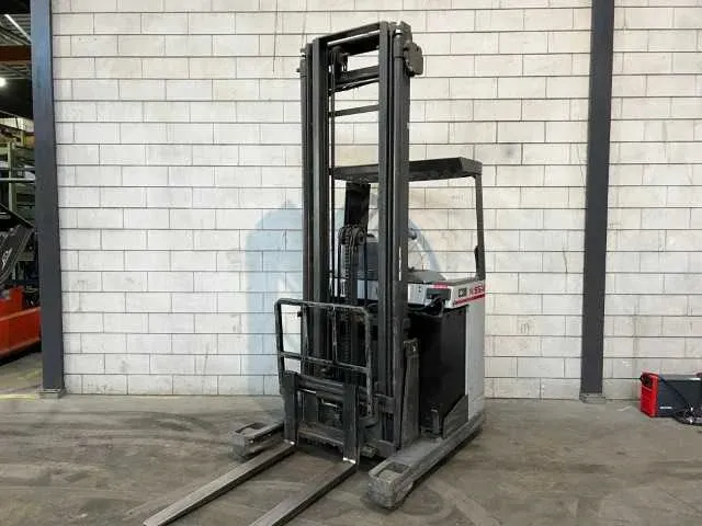 Nissan - uns161dtf - reach truck - 2007 - afbeelding 1 van  15
