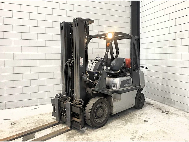 Nissan - vd02a25pq - forklift trucks - 2007 - afbeelding 1 van  15
