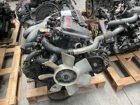 Nissan 2.4l ka24 automotor - afbeelding 2 van  4