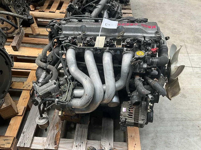 Nissan 2.4l ka24 automotor - afbeelding 3 van  4