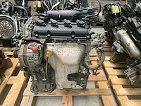 Nissan 2.5l 16v qr20 automotor - afbeelding 1 van  6