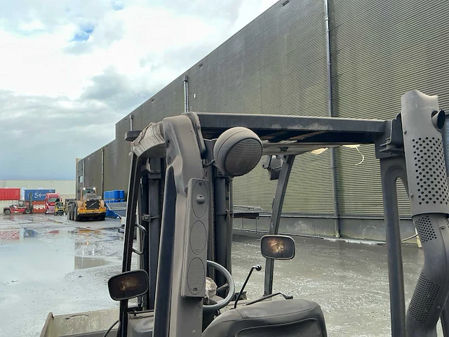 Nissan 3.2 t vorkheftruck met schepbak - afbeelding 8 van  30