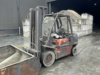 Nissan 3.2 t vorkheftruck met schepbak - afbeelding 1 van  30