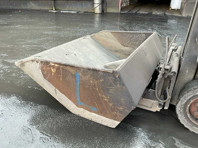 Nissan 3.2 t vorkheftruck met schepbak - afbeelding 18 van  30