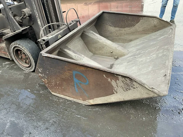 Nissan 3.2 t vorkheftruck met schepbak - afbeelding 22 van  30