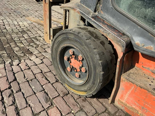 Nissan 32 vorkheftruck - afbeelding 13 van  16