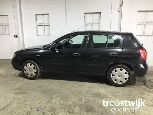 Nissan almera 1.5i, 13-rk-gx - afbeelding 2 van  19