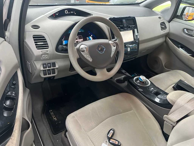 Nissan leaf base 24 kwh automaat, 27-rxg-4 - afbeelding 17 van  19