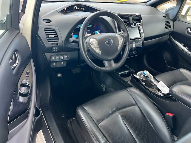 Nissan leaf tekna 30 kwh , pl-314-t - afbeelding 21 van  25