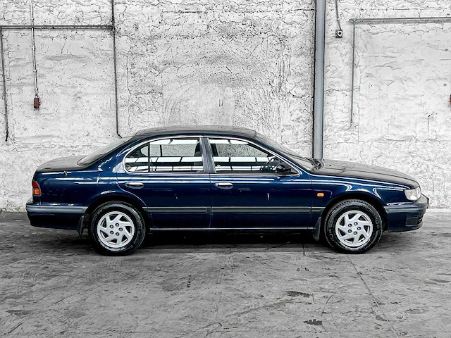 Nissan maxima qx 2.0 v6 se 140pk 1996, nl-zn-98 - afbeelding 29 van  30