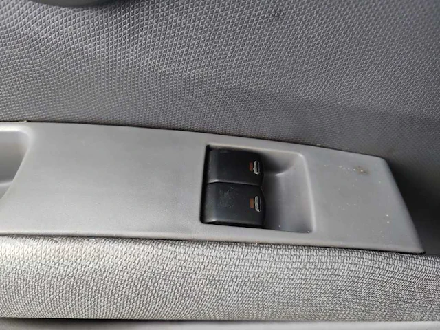 Nissan micra 1.4 tekna , 50-nb-dt - afbeelding 2 van  16