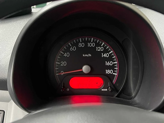 Nissan pixo 1.0 acenta 68pk 2010, 95-nxn-5 - afbeelding 17 van  26
