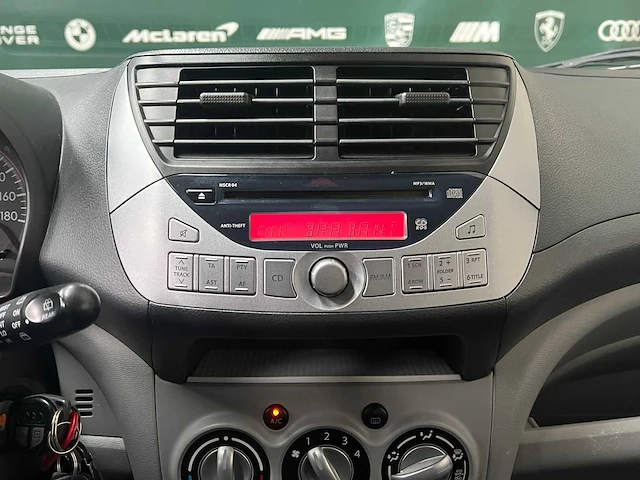 Nissan pixo 1.0 acenta 68pk 2010, 95-nxn-5 - afbeelding 20 van  26
