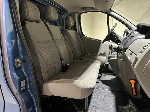 Nissan primastar 2.0 dci l2h1 acenta automaat 2011 bedrijfswagen, 2-vkx-66 - afbeelding 28 van  36